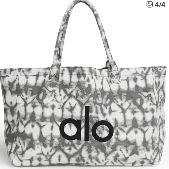 ALO Yoga Black and Gray Women's Tote Bag - Picture 2 of 4